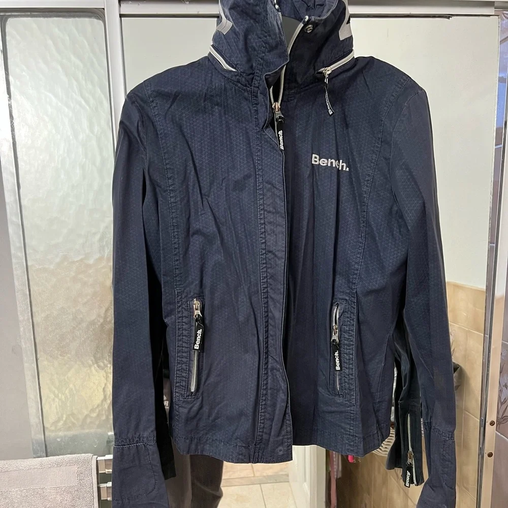 Bench Jacket - Picture 2 of 3